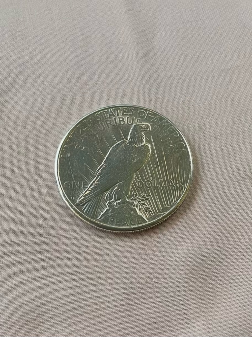1928 USA Peace Silver Dollar - Picture 2 of 3